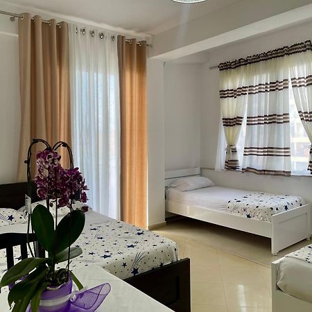 Marra'S Rooms Дуррес Екстер'єр фото