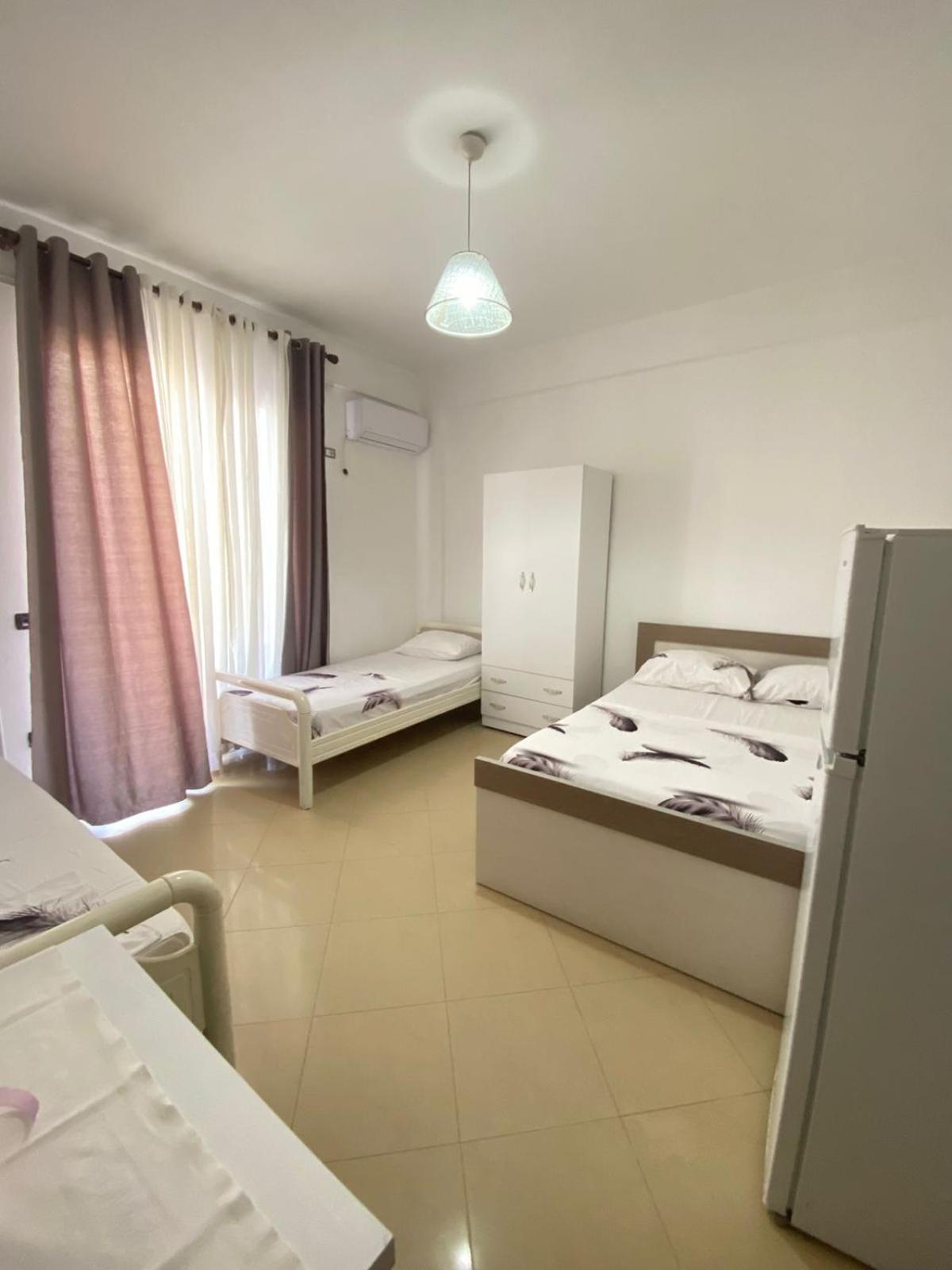 Marra'S Rooms Дуррес Екстер'єр фото