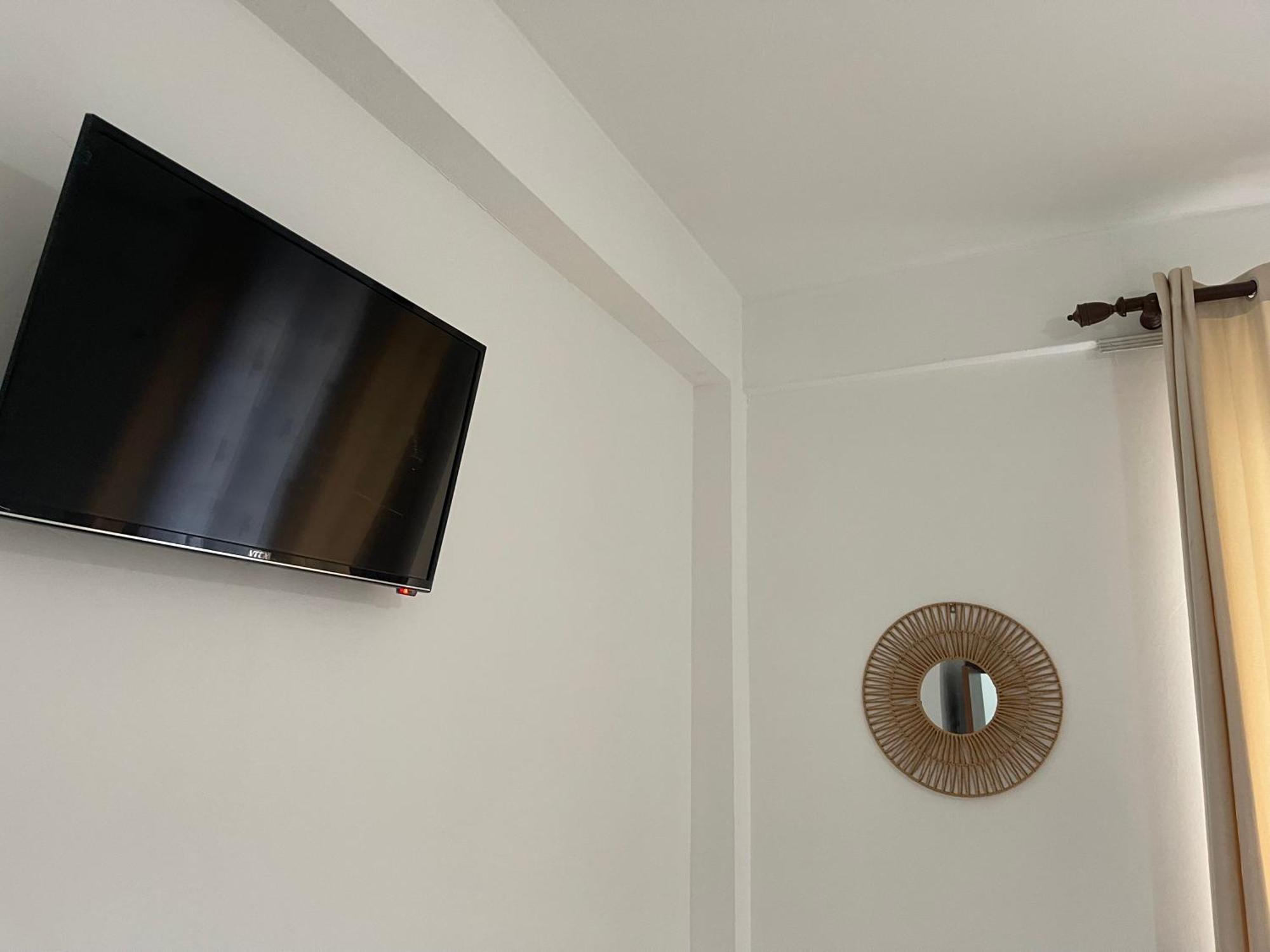 Marra'S Rooms Дуррес Екстер'єр фото