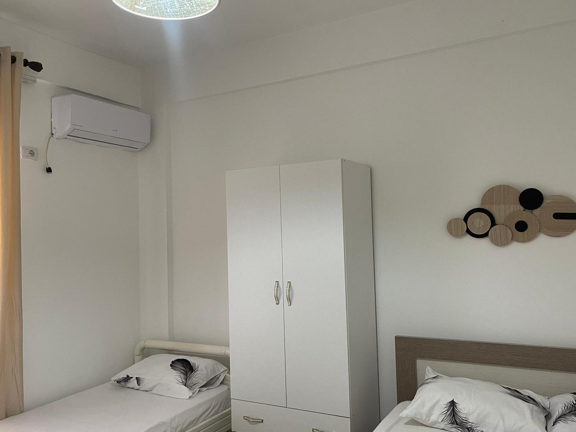 Marra'S Rooms Дуррес Екстер'єр фото